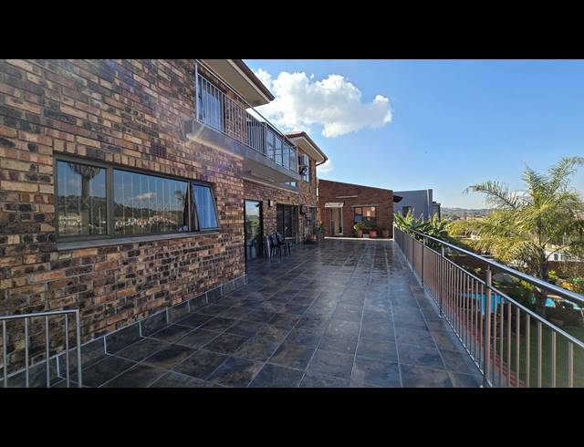 6 BEDROOM FREEHOLD FOR SALE IN WINCHESTER HILLS